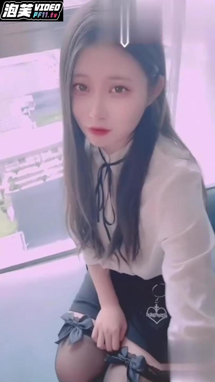 最新极品网红反差婊学生妹司雨黑丝足交肛塞加持前后夹击窗前性爱玉手2.0攻速榨精爆射