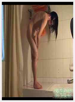 丰韵模特赵玲沐浴中的人体展示漂亮的大奶子浑圆的大屁股阴毛和腋毛太性感了